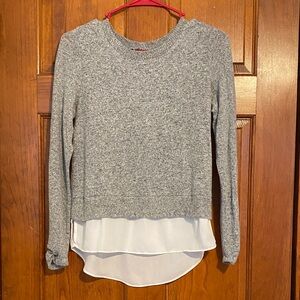 A. Byer Gray & White Soft Long Sleeve Top